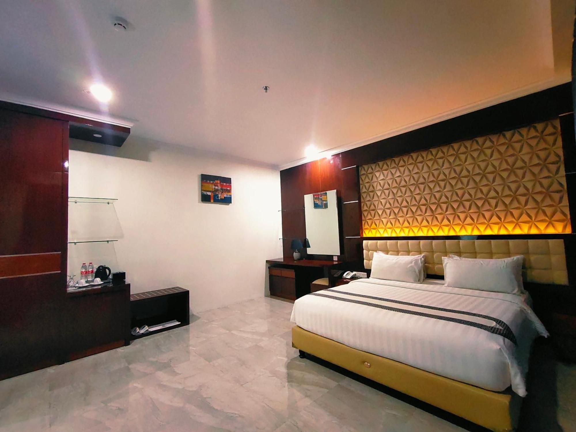 Sindoro Hotel Cilacap By Conary ภายนอก รูปภาพ