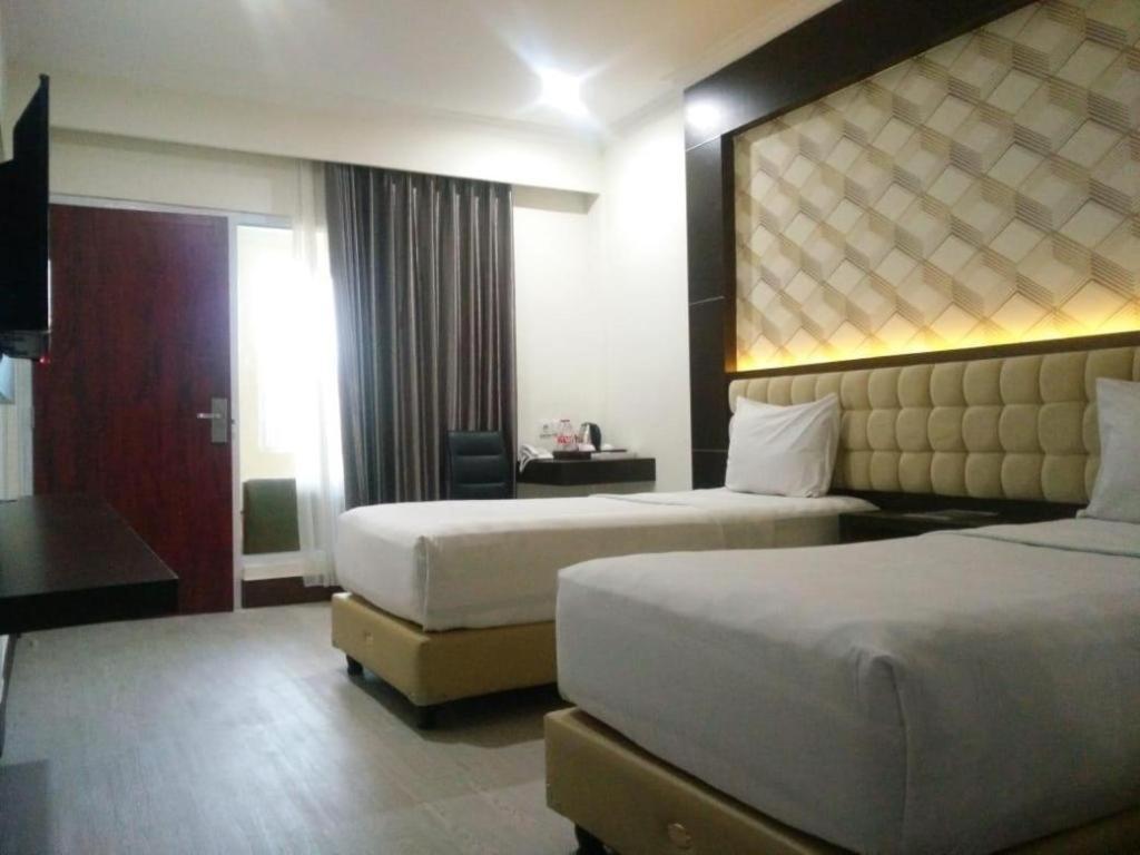 Sindoro Hotel Cilacap By Conary ภายนอก รูปภาพ