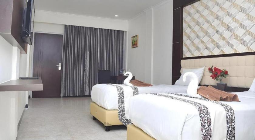 Sindoro Hotel Cilacap By Conary ภายนอก รูปภาพ