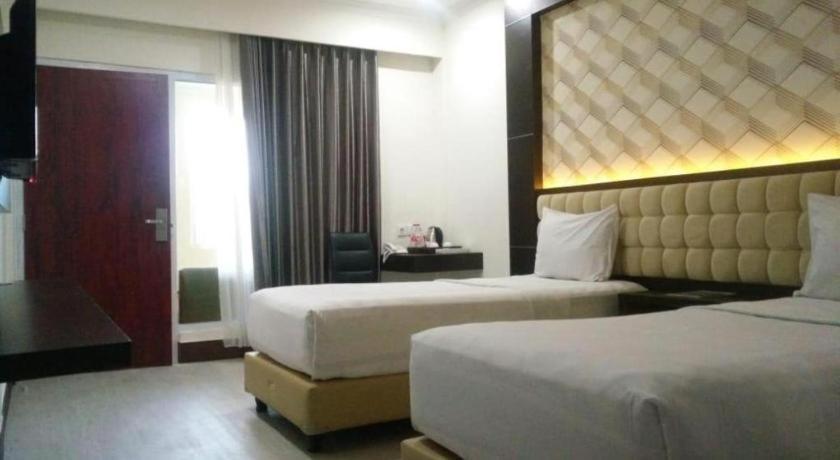 Sindoro Hotel Cilacap By Conary ภายนอก รูปภาพ