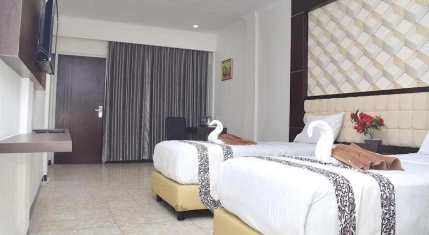 Sindoro Hotel Cilacap By Conary ภายนอก รูปภาพ